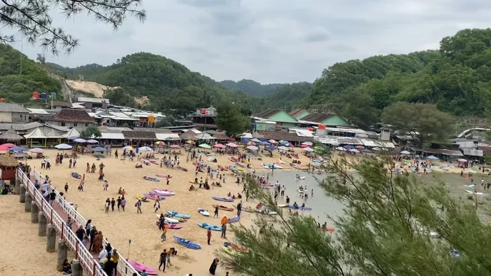 10 Rekomendasi Pantai Pasir Putih di Jogja yang Indah 18