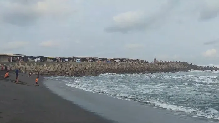 10 Rekomendasi Pantai Pasir Putih di Jogja yang Indah 28
