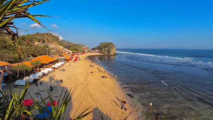 10 Rekomendasi Pantai Pasir Putih di Jogja yang Indah 17