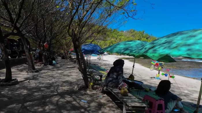 10 Rekomendasi Pantai Pasir Putih di Jogja yang Indah 20