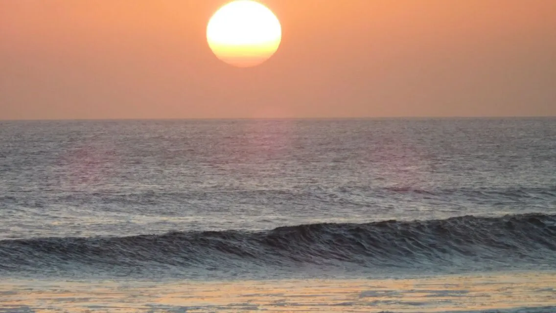 8 Pantai Sunset di Bali yang Cocok untuk Menikmati Senja, Suasananya Romantis Banget! 14