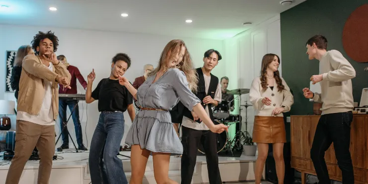 Sebuah Lesson Learned dari Dance Socials: Cara Membaca Kode Partner Nge-Dance Kamu 12 Sebuah Lesson Learned dari Dance Socials: Cara Membaca Kode Partner Nge-Dance Kamu
