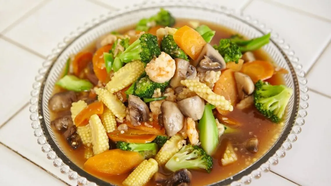 15 Menu Natal Sederhana yang Enak dan Mudah Dibuat, Cobain Yuk! 44 capcay untuk hidangan natal sederhana