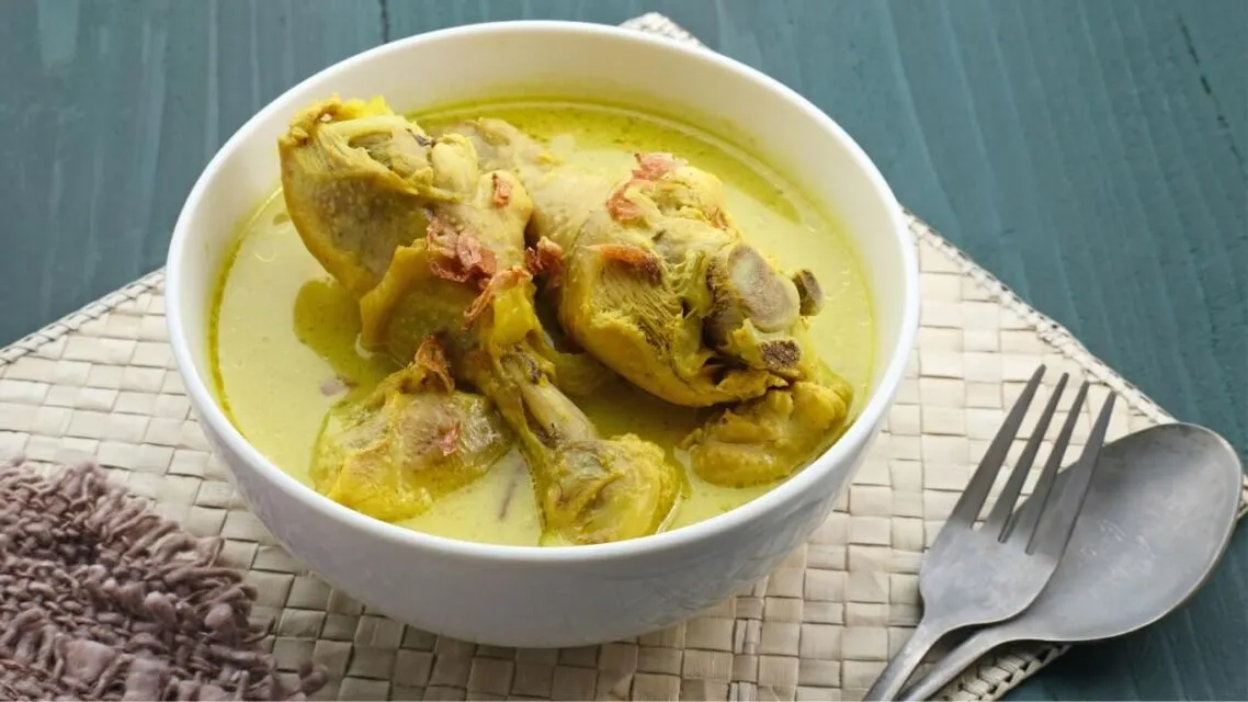 15 Menu Natal Sederhana yang Enak dan Mudah Dibuat, Cobain Yuk! 32 ide menu natal opor ayam