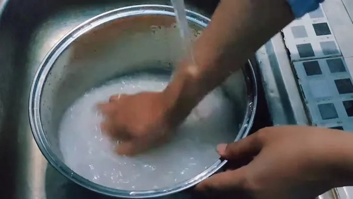 Beragam Manfaat Air Tajin, Kalau Tahu Pasti Bakal Simpan Air Beras Ini 6