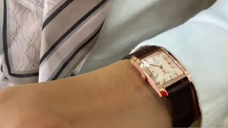 Warna Jam Tangan yang Cocok untuk Kulit Sawo Matang, Artis Juga Pake! 27