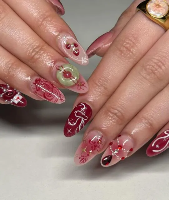 10 Ide Nail Art Imlek yang Estetik, Unik, dan Modern 15