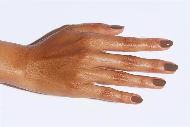 13 Nail Art untuk Kulit Sawo Matang, Ada yang Tricky Sampai Anti Gagal 24 nail art taupe untuk kulit sawo matang
