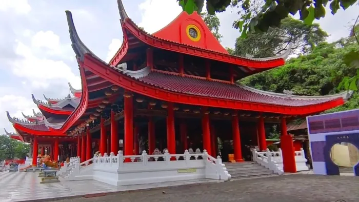 Jelajahi Tempat Wisata Saat Imlek di Indonesia, Suka Festival Meriah atau Suasana Syahdu? 10