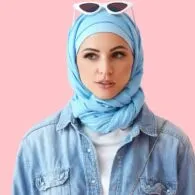 9 Rekomendasi Jilbab yang Cocok untuk Baju Warna Biru