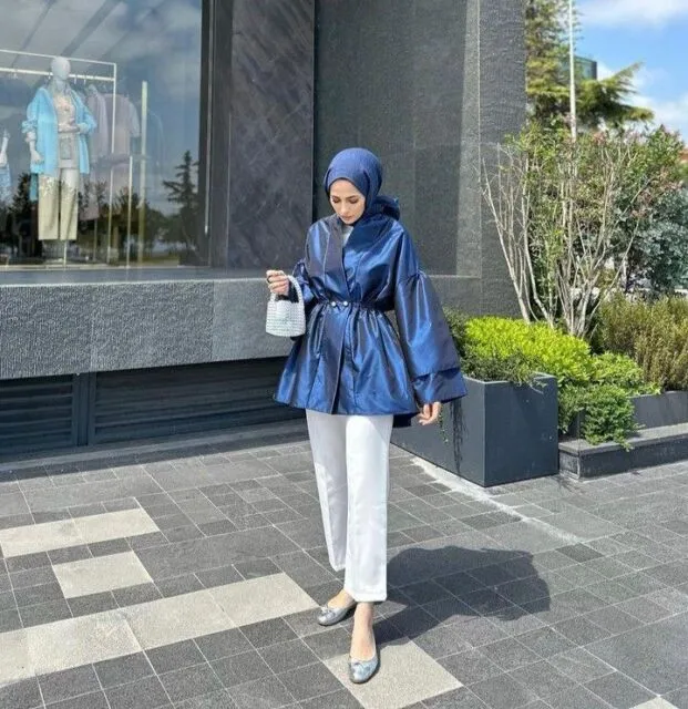 9 Rekomendasi Jilbab yang Cocok untuk Baju Warna Biru 12