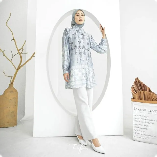 7 Busana Muslim Wanita Brand Lokal yang Harganya Terjangkau dan Desainnya Elegan! 12