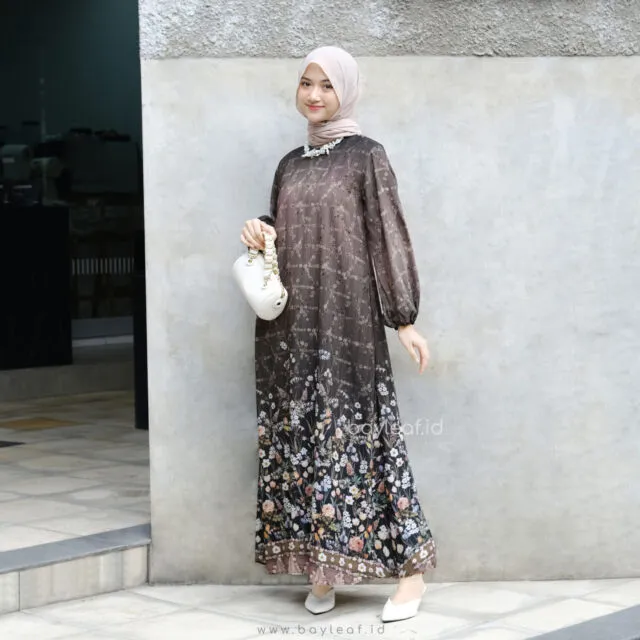7 Busana Muslim Wanita Brand Lokal yang Harganya Terjangkau dan Desainnya Elegan! 9 busana muslimah