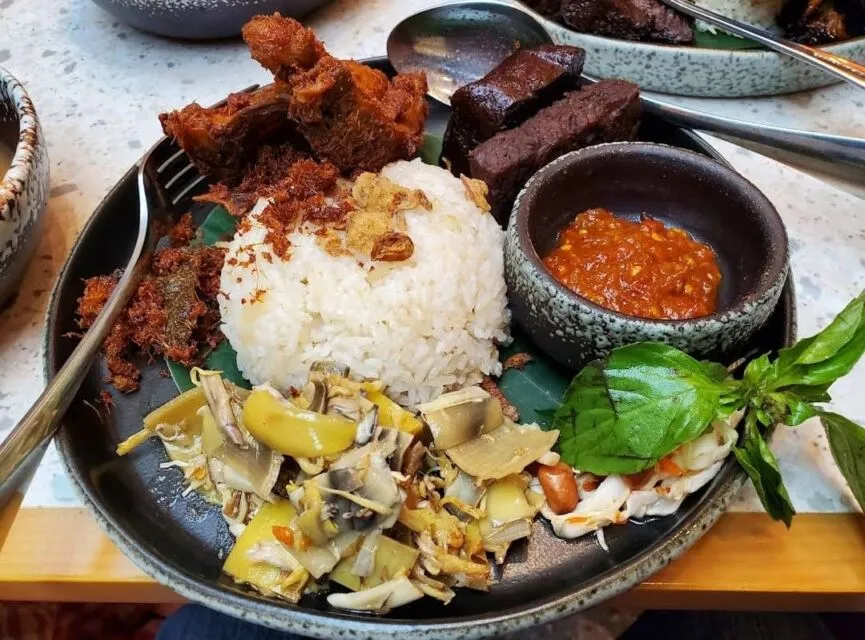 7 Makanan Khas Cianjur Ini Wajib Masuk Rencana Kulineran Kamu! 11