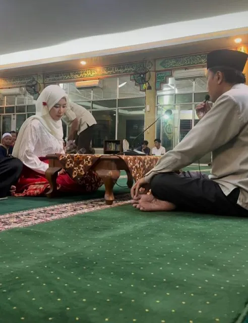 Mualaf, 5 Public Figure Ini Pertama Kali Rayakan Lebaran 2025 8 Listy Chan Mualaf