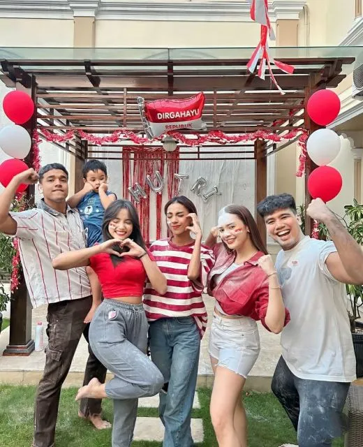 Wow! 6 Pesona Fuji An yang Susah Ditolak, Mas Dewan Kepincut? 10 Pesona Fuji An merayakan 17 an