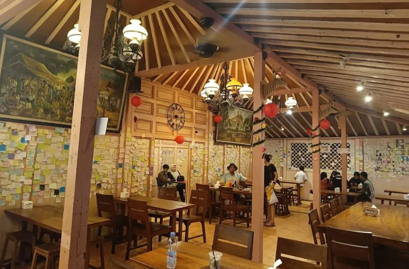 10 Tempat Bukber di Solo Paling Recommended! 13 tempat bukber di solo yang aesthetic