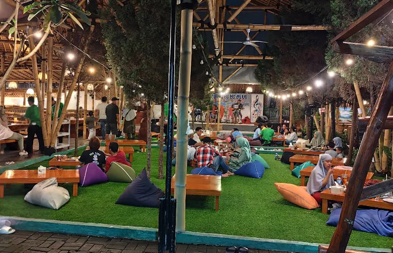 9 Tempat Bukber di Tangsel yang Paling Cocok Buat Ngabuburit 12