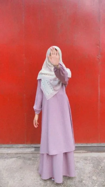 Baju Lilac Cocok dengan Hijab Warna Apa? 10 Mix and Match Ini Bikin Kamu Tampil Stylish! 13