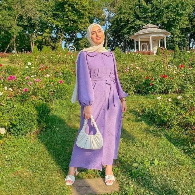 Baju Lilac Cocok dengan Hijab Warna Apa? 10 Mix and Match Ini Bikin Kamu Tampil Stylish! 14