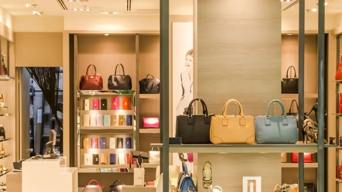 Siapa Sangka? 5 Tas Branded Ini Diklaim Made in China! 10