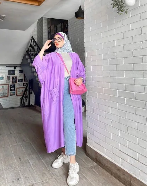 Baju Lilac Cocok dengan Hijab Warna Apa? 10 Mix and Match Ini Bikin Kamu Tampil Stylish! 20