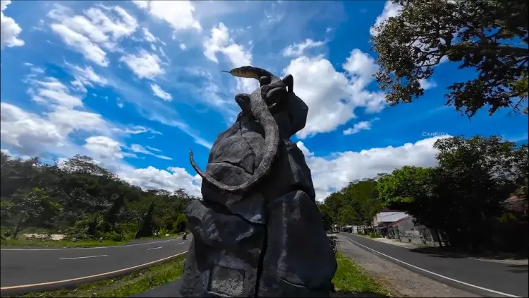 Tugu Biawak Wonosobo Viral! Ini Daftar Tugu Unik di Indonesia yang Terkenal 6