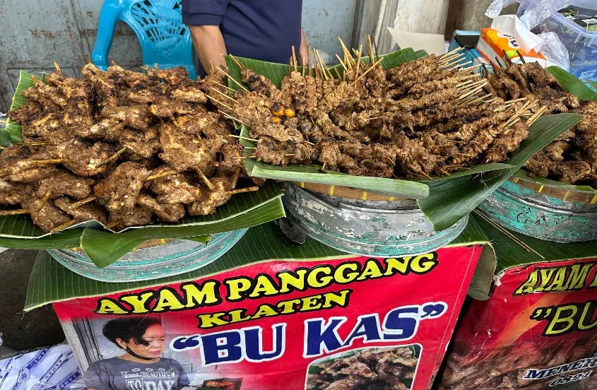 Ayam Goreng Widuran Solo Ternyata Tidak Halal, Ini 7 Toko Ayam Goreng Dijamin Halal & Enak di Solo! 12