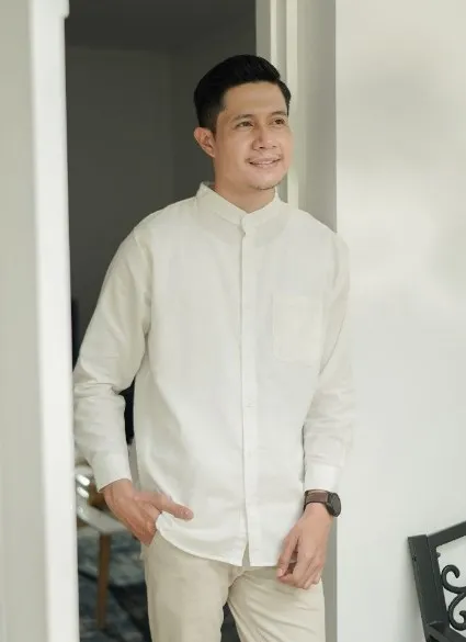 7 Inspirasi Outfit Bukber Pria yang Stylish & Nyaman 14 baju koko modern