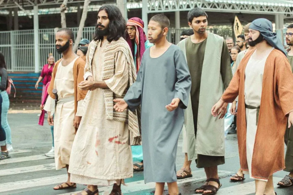 7 Tradisi Ajaib Hari Kenaikan Yesus Kristus di Berbagai Negara yang Jarang Diketahui Umat Kristen 12 Festival dan Parade Lokal di Prancis