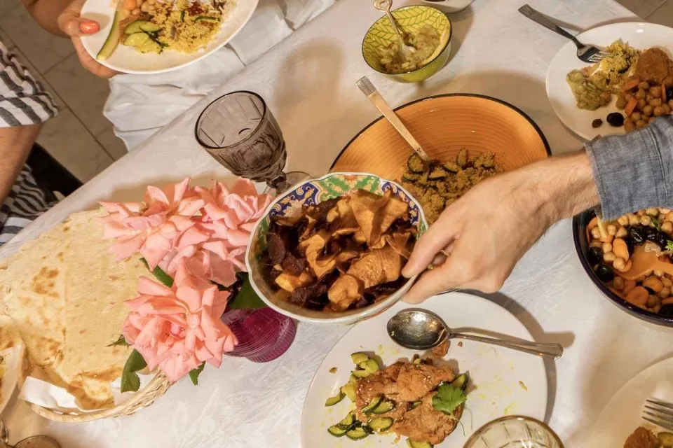 7 Tradisi Ajaib Hari Kenaikan Yesus Kristus di Berbagai Negara yang Jarang Diketahui Umat Kristen 11 Makan Daging Unggas di Swiss
