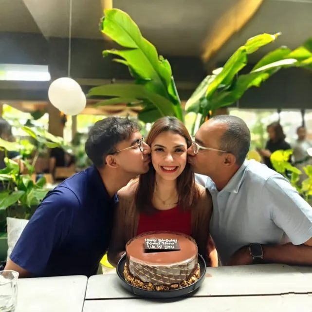7 Jejak Abadi Perjalanan Cinta Najwa Shihab dan Almarhum Ibrahim Assegaf 14