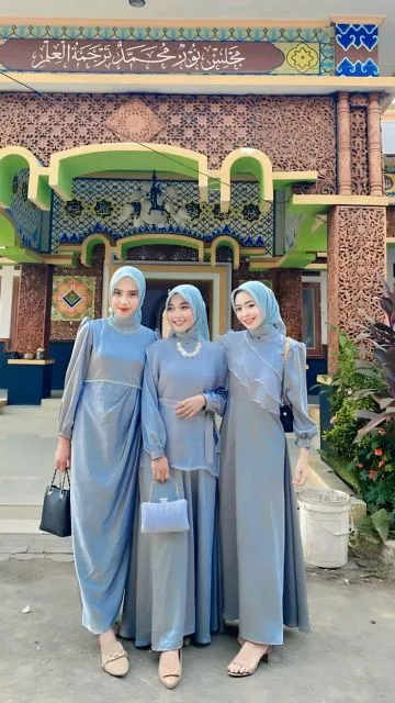7 OOTD Bridesmaid Hijab Kekinian yang Elegan dan Cantik 12