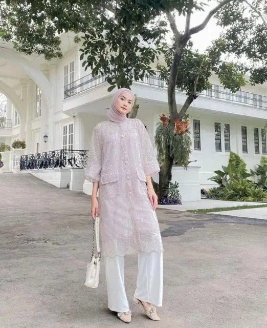 10 Outfit Kondangan Pakai Celana yang Bikin Kamu Tampil Stunning dan Stylish! 11