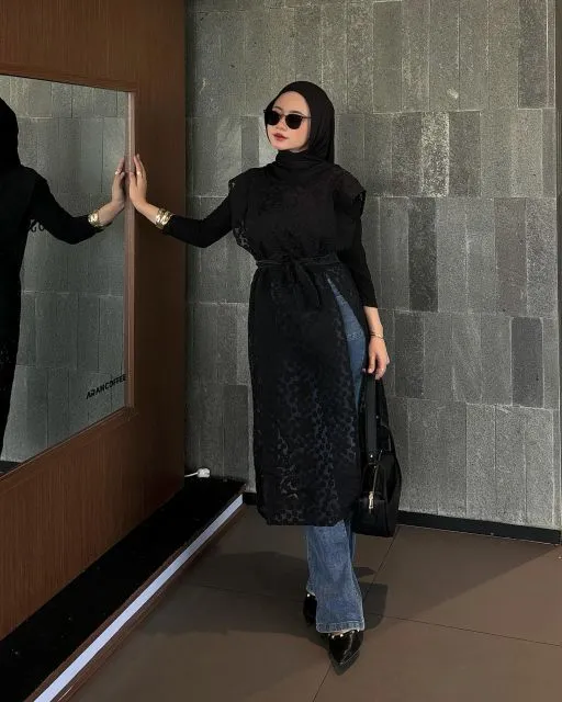 10 Outfit Kondangan Pakai Celana yang Bikin Kamu Tampil Stunning dan Stylish! 13