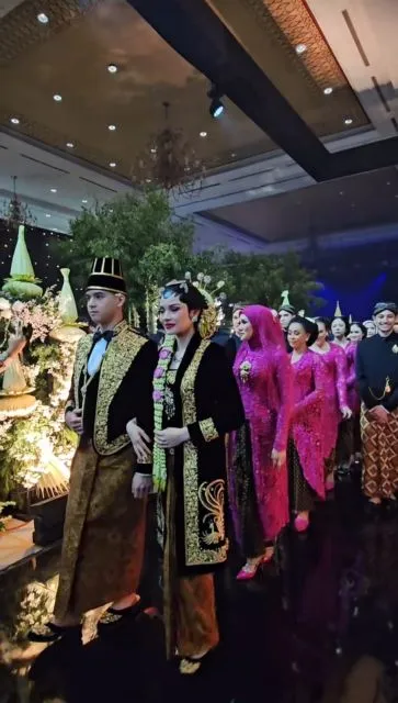 6 Fakta Menarik Pernikahan dan Ngunduh Mantu Al Ghazali dan Alyssa Daguise: Mewah, Sakral, dan Penuh Budaya 20 Ngunduh mantu al ghazali dan alyssa