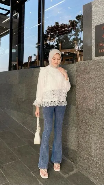 10 OOTD Celana Cutbray Hijab Style yang Modis dan Cocok untuk Berbagai Acara 20 celana cutbray dengan outer brokat dan hijab simpel