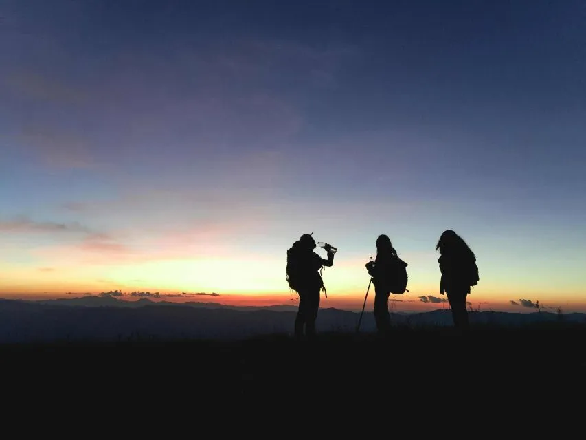 Viral Turis Brazil Jatuh di Rinjani, Ini Tips yang Wajib Kamu Tahu Sebelum Naik Gunung! 8 tips pendakian gunung