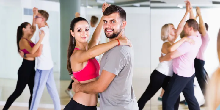 Exploring Flow and Energy in West Coast Swing: A Singaporean Perspective 10 Using Body Leads for Seamless Flow
