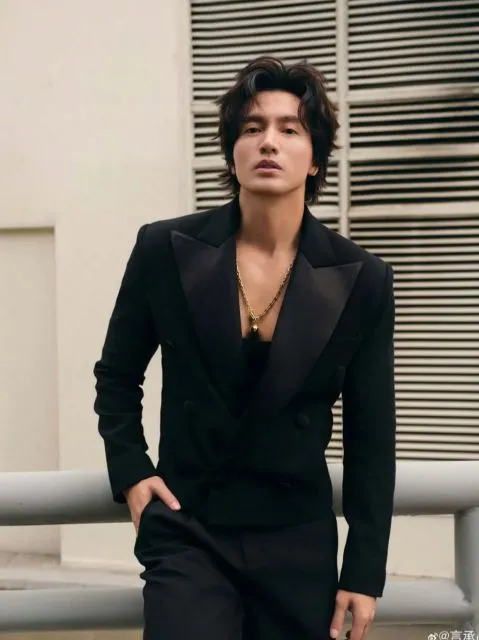 Yuk Contek! 7 Rahasia Awet Muda Jerry Yan yang Bikin Salfok di Konser Mayday #5525 15 Rahasia awet muda Jerry Yan-basic skincare rutin