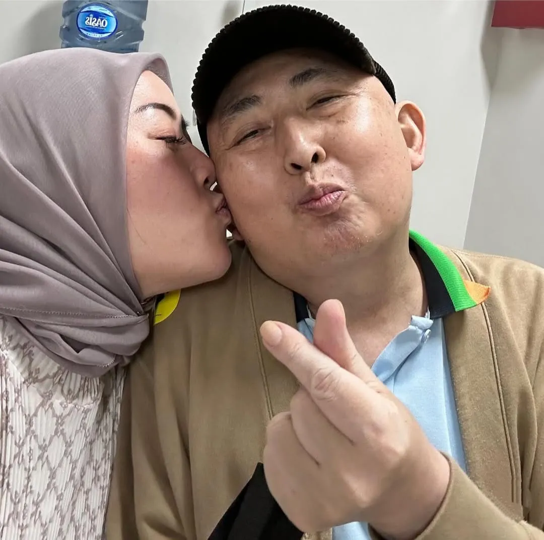 Fanny Kondoh Melahirkan Anak dari Mendiang Papa Udon: 5 Momen Penuh Cinta Hingga Kehilangan Sebelum Baby Kazuki Lahir 11 Fanny setia menemani proses pengobatan suami
