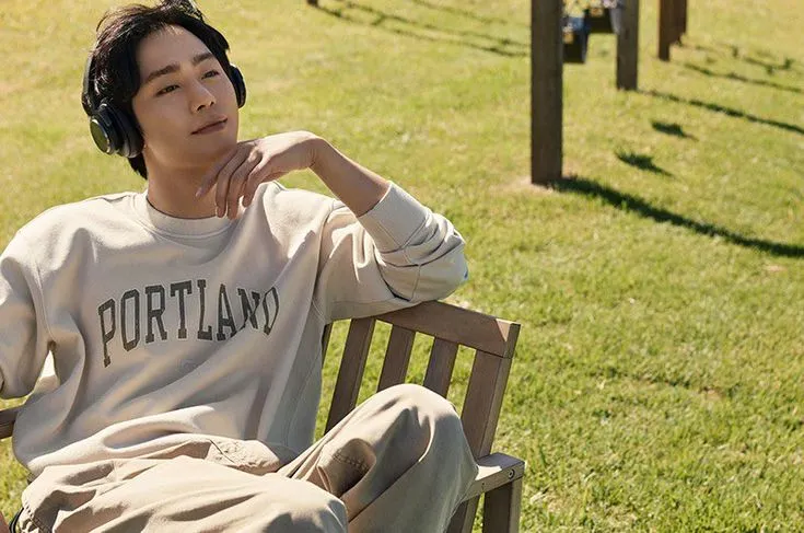 8 Drama Ikonik & 5 Fakta Menarik Ahn Hyo-seop, Aktor Korea yang Multi Talenta 22 Ahn Hyo-seop besar di kanada