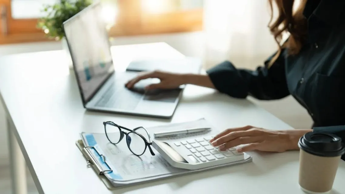 Tips Realistis Merdeka Finansial di Usia 20-an: Gen Z Bisa Nggak Sih? 13 self ceck kesehatan keuangan