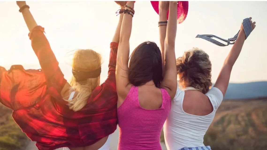 7 Fakta Menarik Fenomena National Girlfriend Day di Kalangan Pelajar Indonesia 18 woman support woman