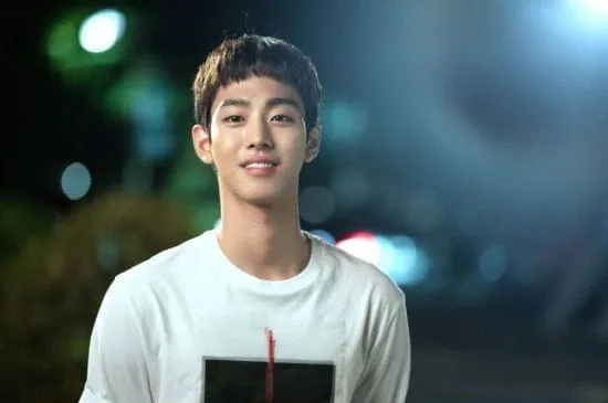 8 Drama Ikonik & 5 Fakta Menarik Ahn Hyo-seop, Aktor Korea yang Multi Talenta 17 Ahn Hyo-seop-Still 17