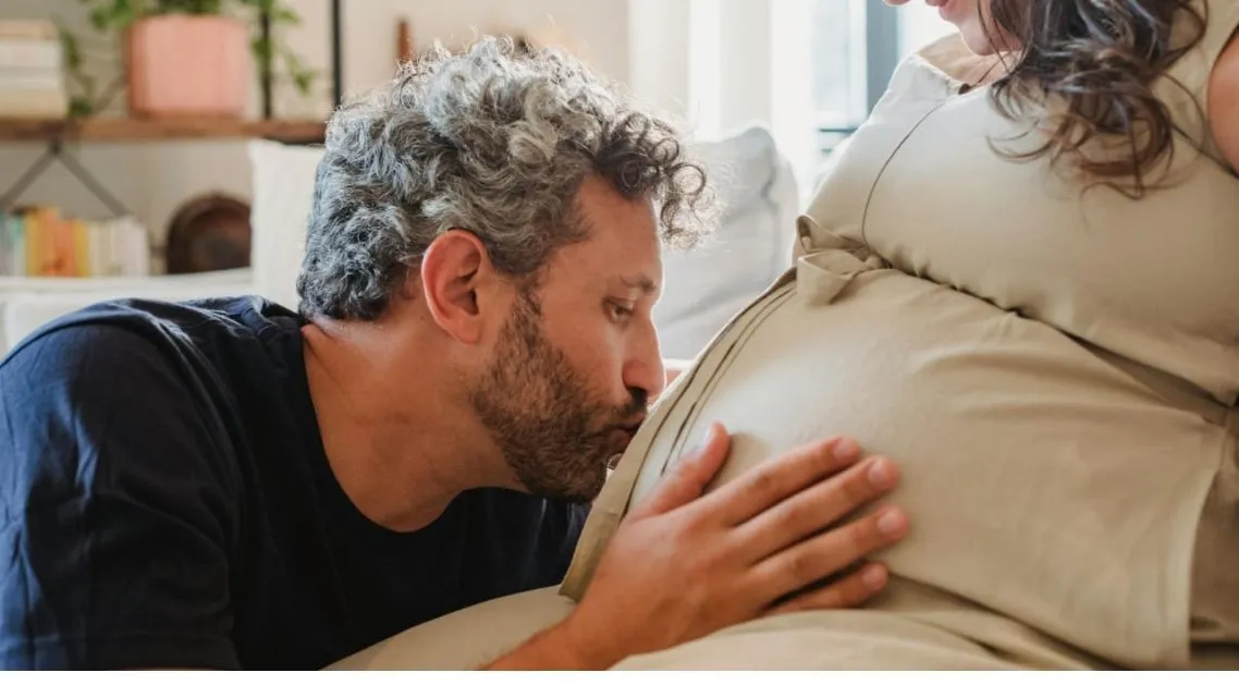 6 Tips Melahirkan Minim Drama ala Gen Z: Tenang, Nyaman, dan Tetap Powerful 14 komunikasi ortu dengan bayi sejak di perut