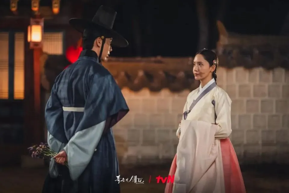 23 Momen Romantis Yoona dan Chaemin di Bon Appetit, Your Majesty Penuh Chemistry 40 raja membelikan banyak barang sepulang dr pasar