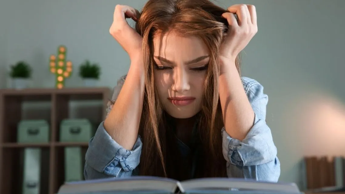 8 Bahaya Psikologis Curhat ke AI yang Perlu Kamu Sadari! 14 minim validasi emosional nyata