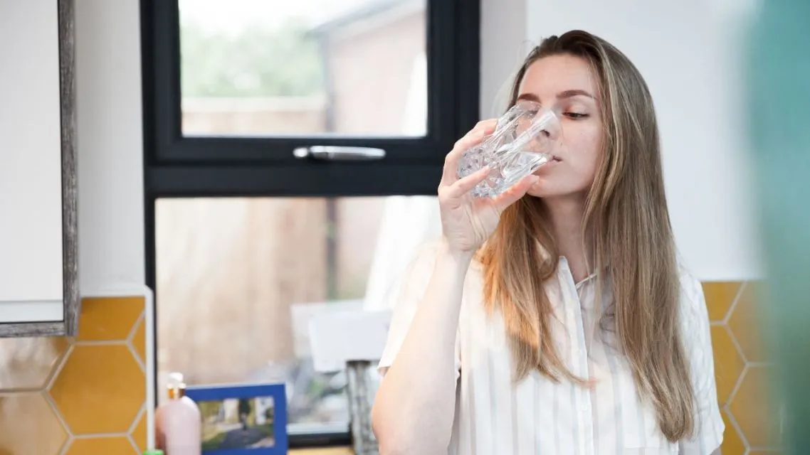 15 Penyebab Bad Mood Tanpa Alasan dan Cara Efektif Mengatasinya 26 kurang minum