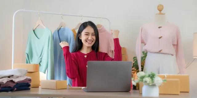10 Pekerjaan Online untuk Pelajar dan Cara Cari Peluangnya 19 admin online shop